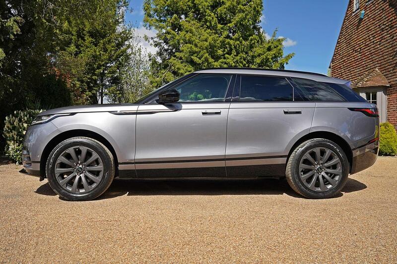 Land Rover Range Rover Velar view 3