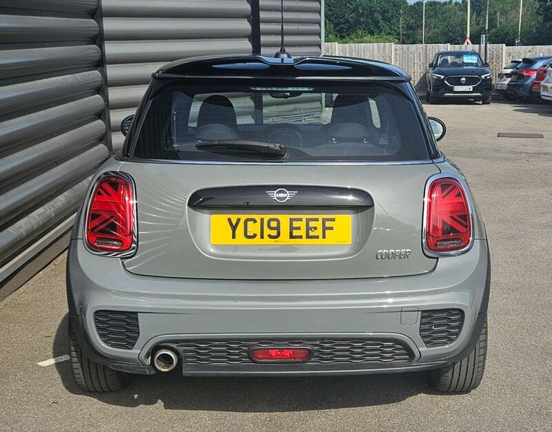Mini Hatch view 7