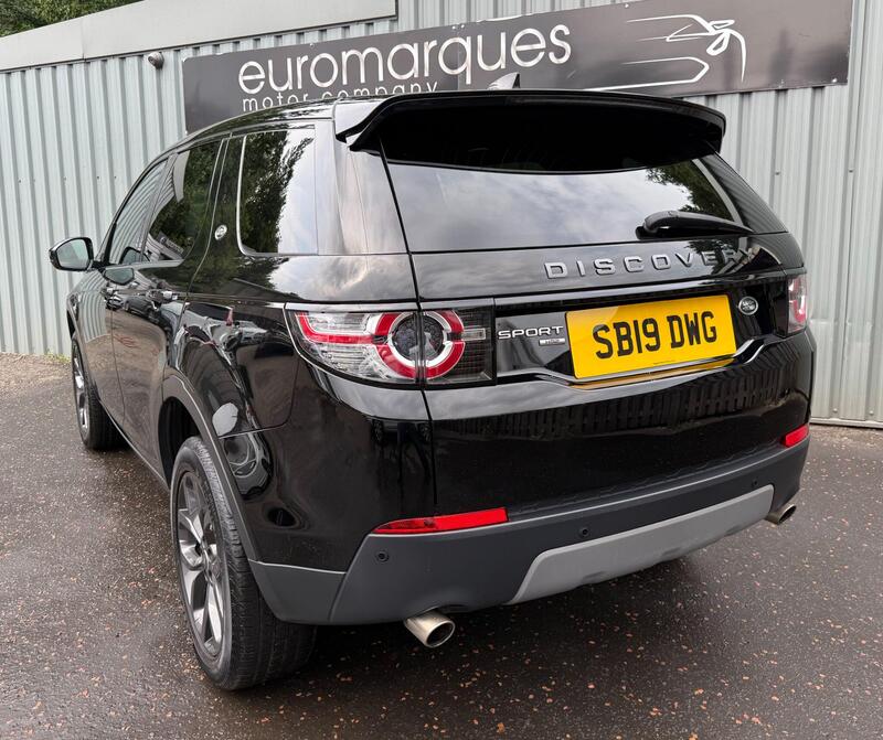 Land Rover Discovery Sport view 6