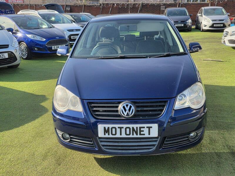Volkswagen Polo view 4