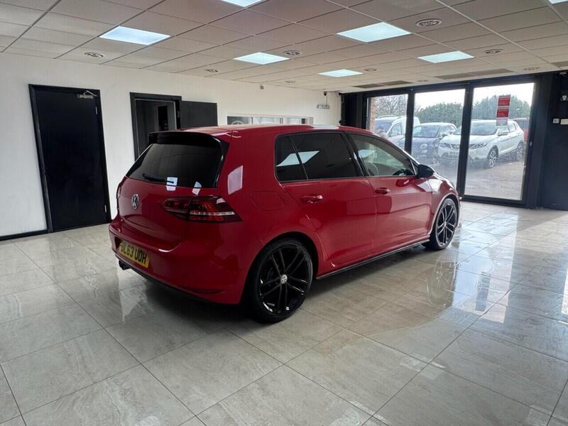 Volkswagen Golf view 3