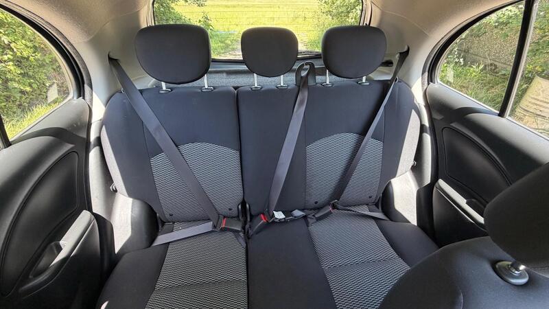 2015 Nissan Micra — photo 15