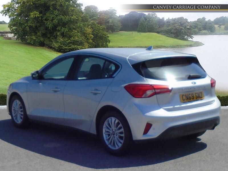 Ford Focus view 4