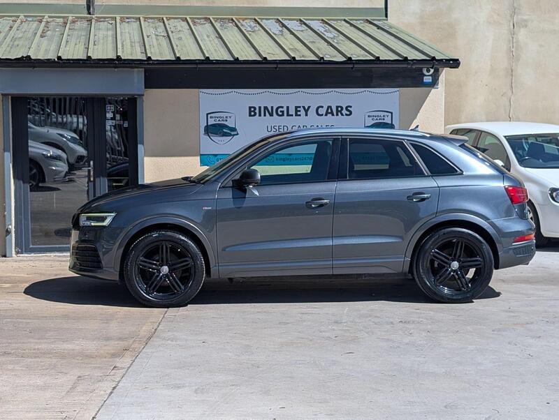 Audi Q3 view 3