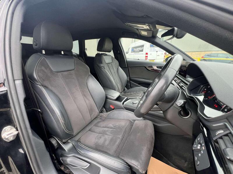 Audi A4 Avant view 4