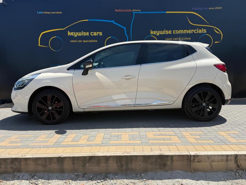 Renault Clio view 2
