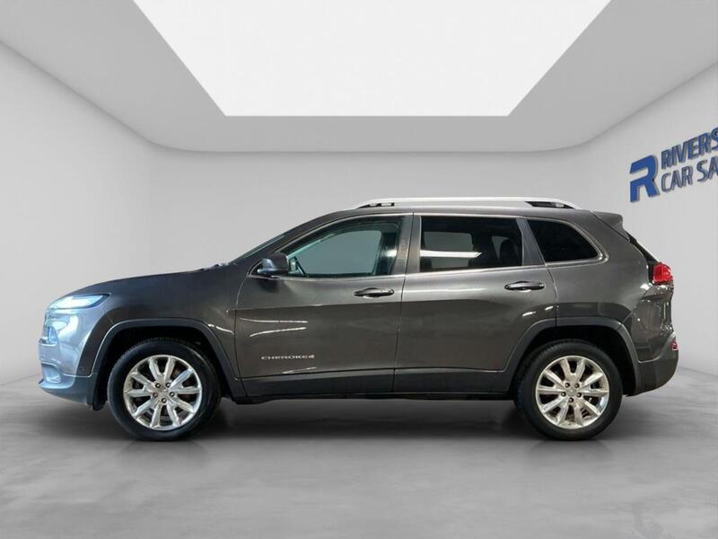 Jeep Cherokee view 6