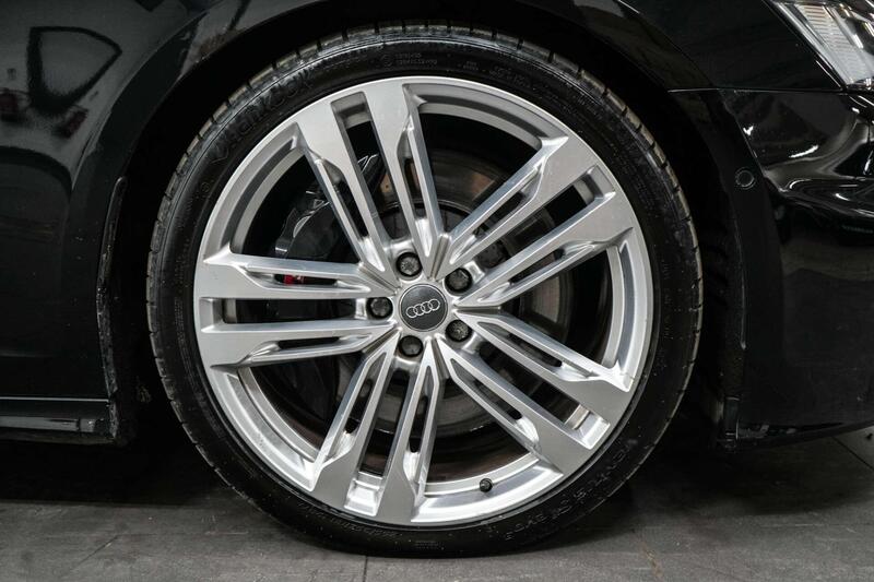 Audi S6 Avant view 6