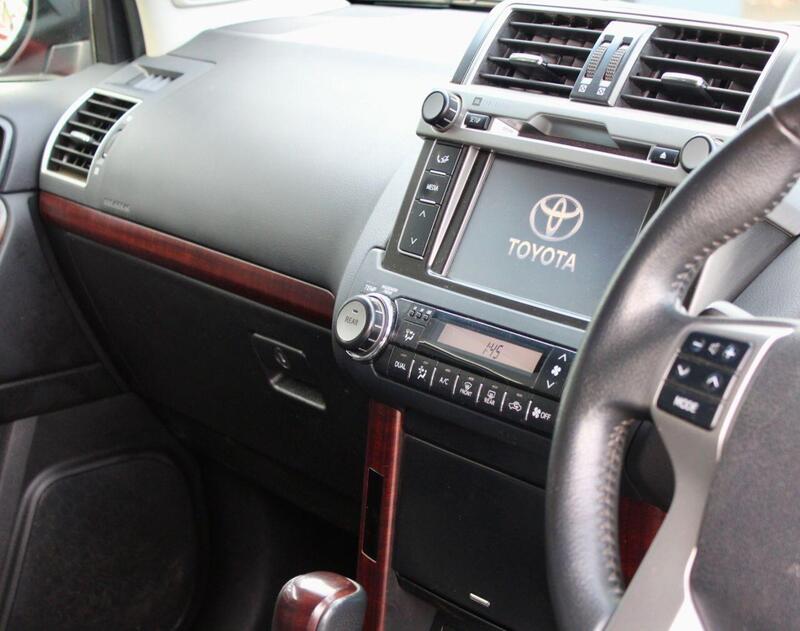 Toyota Land Cruiser view 6