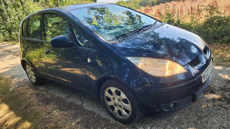 2007 Mitsubishi Colt — photo 2
