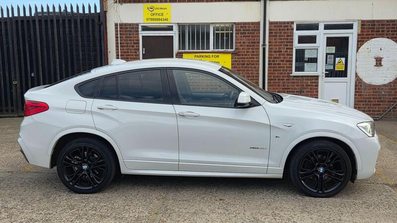 BMW X4 view 7