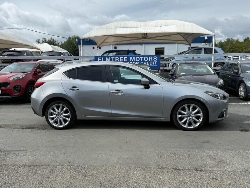 Mazda Mazda3 view 4