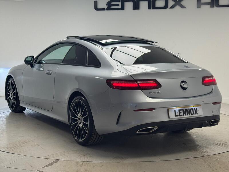 Mercedes-Benz E Class view 4