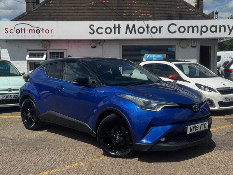 Toyota C-HR main image