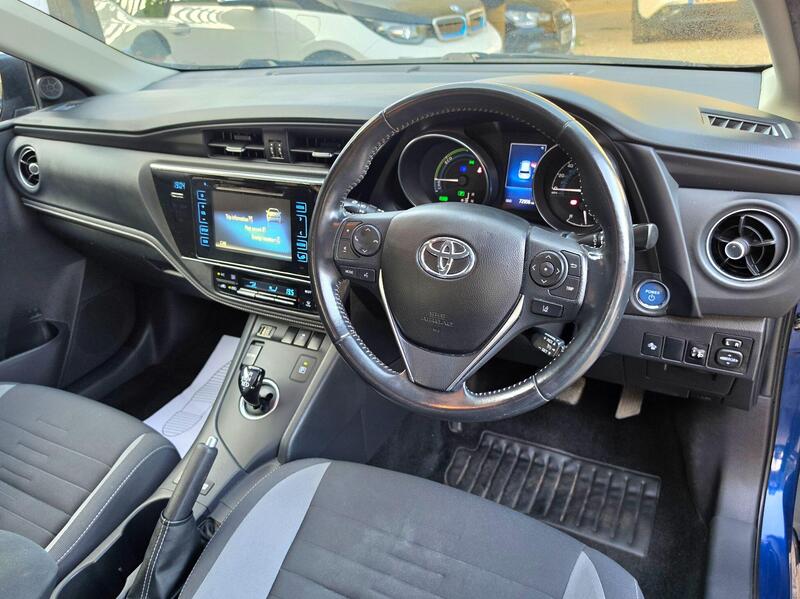 Toyota Auris 1.8 VVT-h Icon Tech CVT Euro 6 (s/s) 5dr thumbnail 25