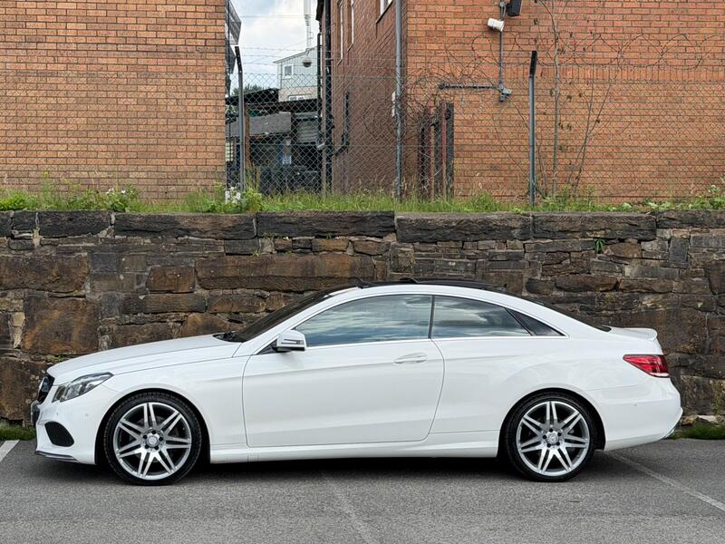 Mercedes-Benz E-Class view 4