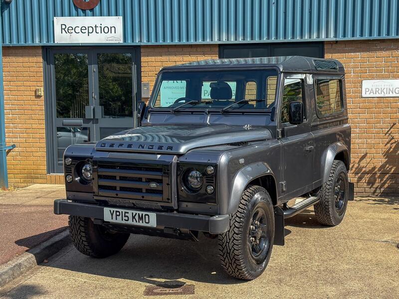 Land Rover Defender 90 main image
