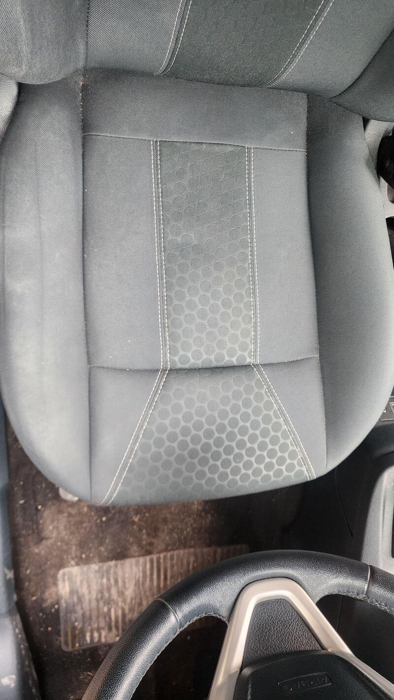 2012 Ford Fiesta — photo 40