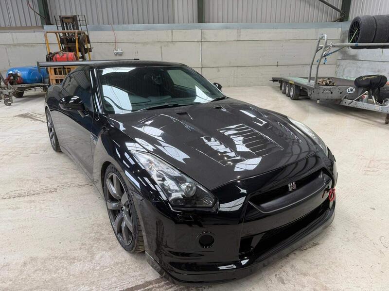 Nissan GT-R