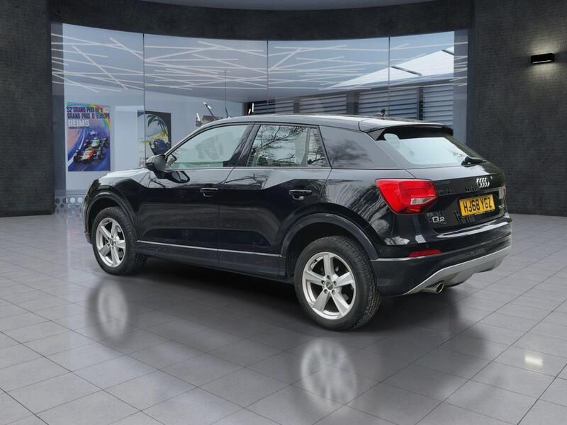 Audi Q2 view 6