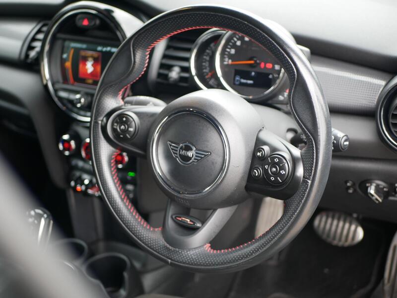 Mini Cooper view 3