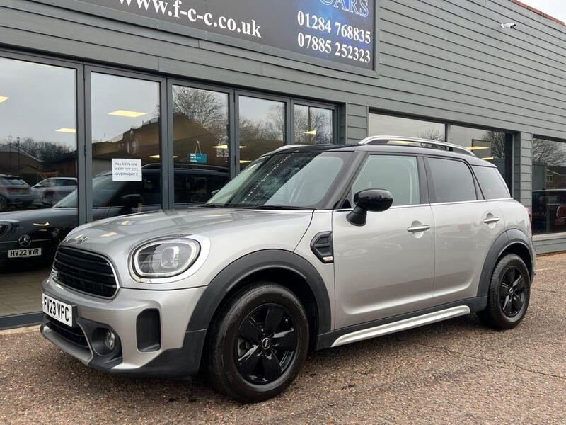 Mini Countryman view 3