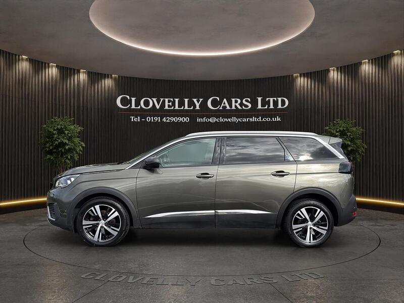 Peugeot 5008 view 5