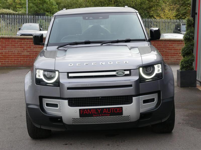 Land Rover Defender 110 view 4
