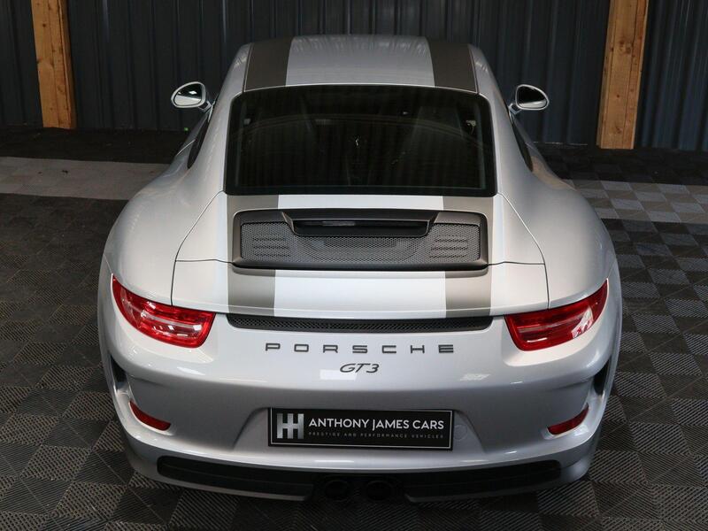 Porsche 911 view 4