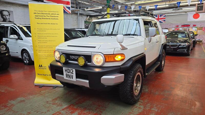 Toyota FJ Cruiser view 2