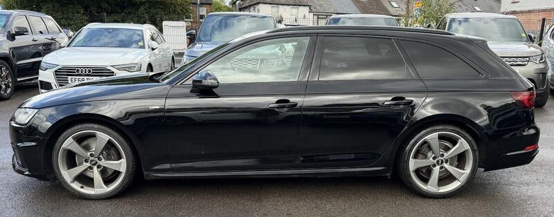 Audi A4 Avant view 2