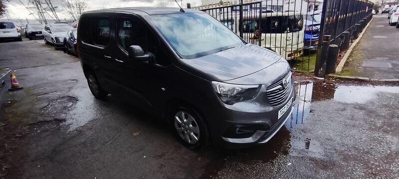 Vauxhall Combo Life view 4