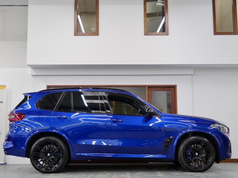 BMW X5 M view 3