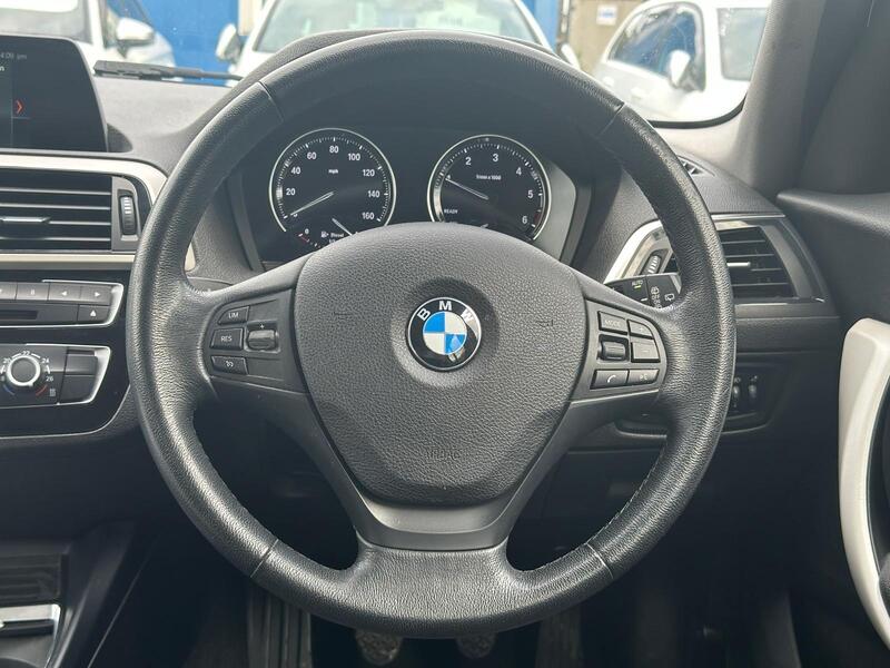 BMW 1 Series view 22