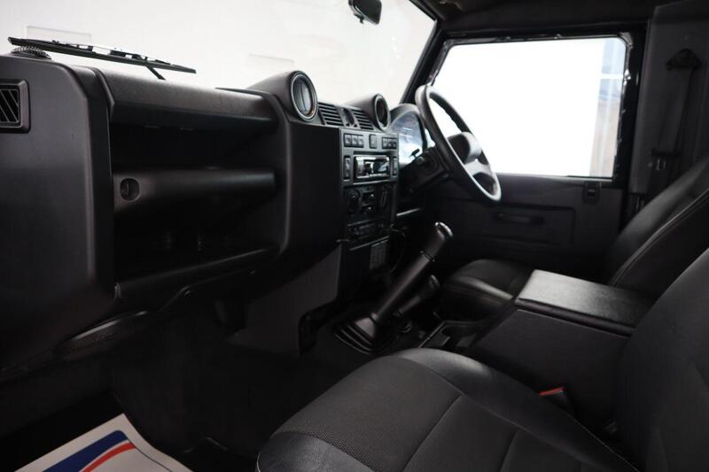 Land Rover Defender view 16