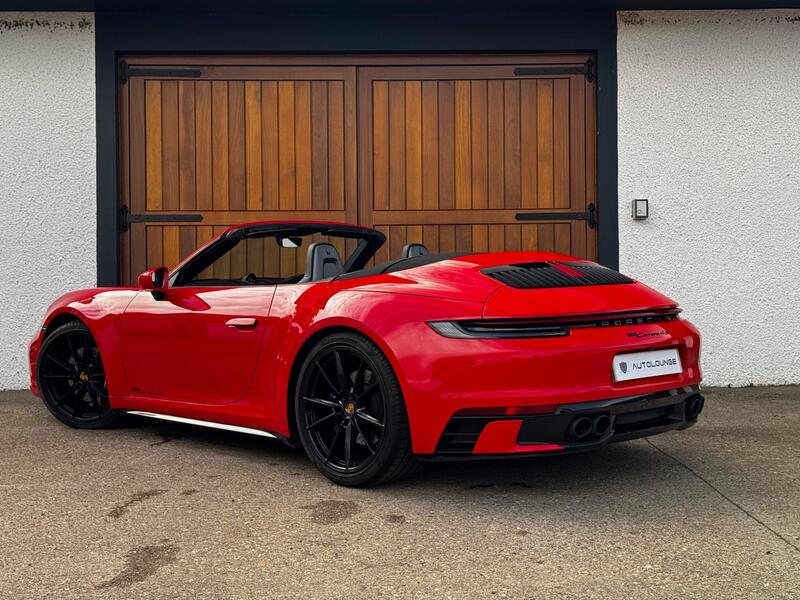 Porsche 911 view 2