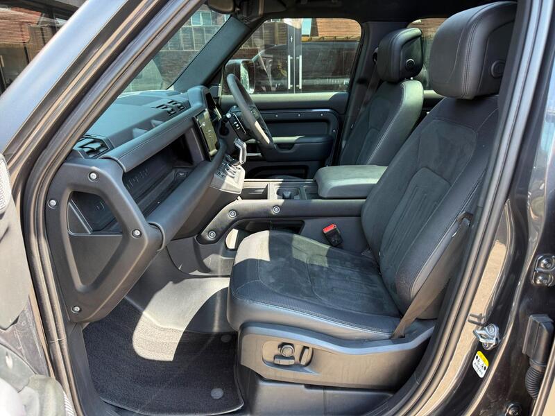 Land Rover Defender 110 view 2