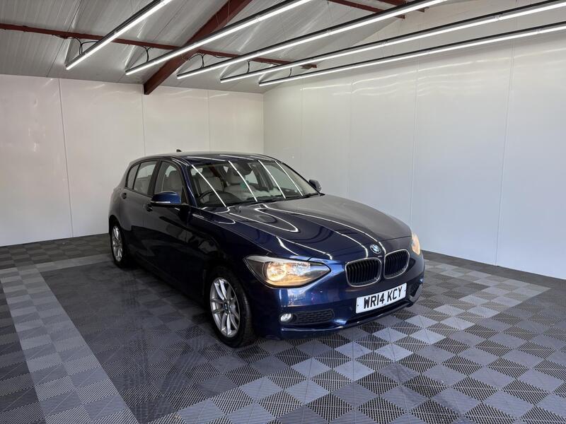 BMW 1 Series — photo 1