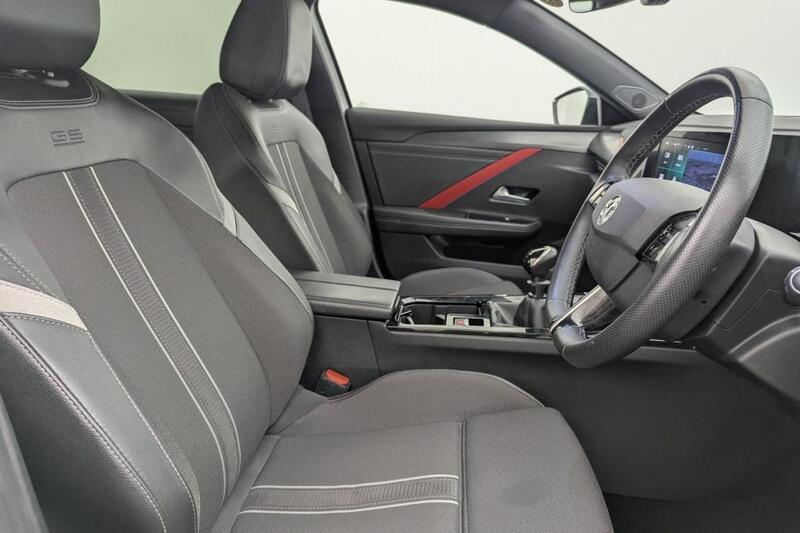 Vauxhall Astra view 3