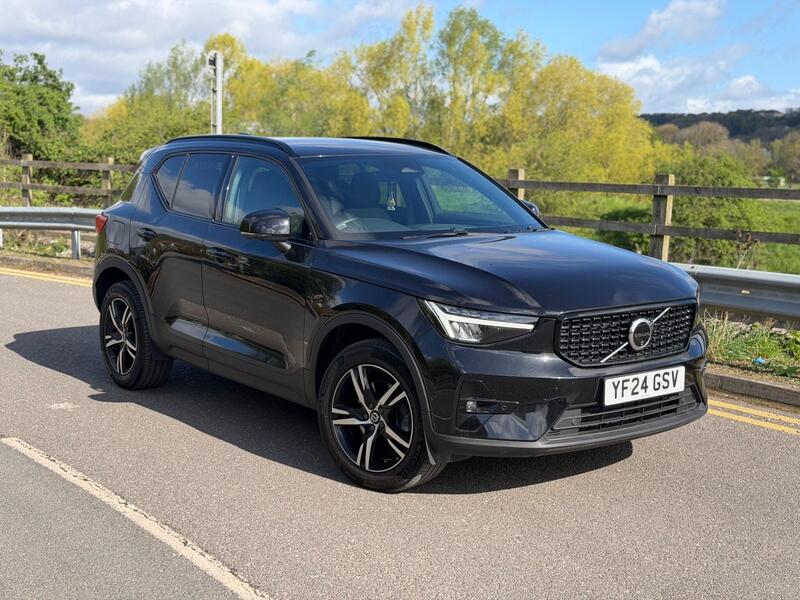 Volvo XC40 — photo 1