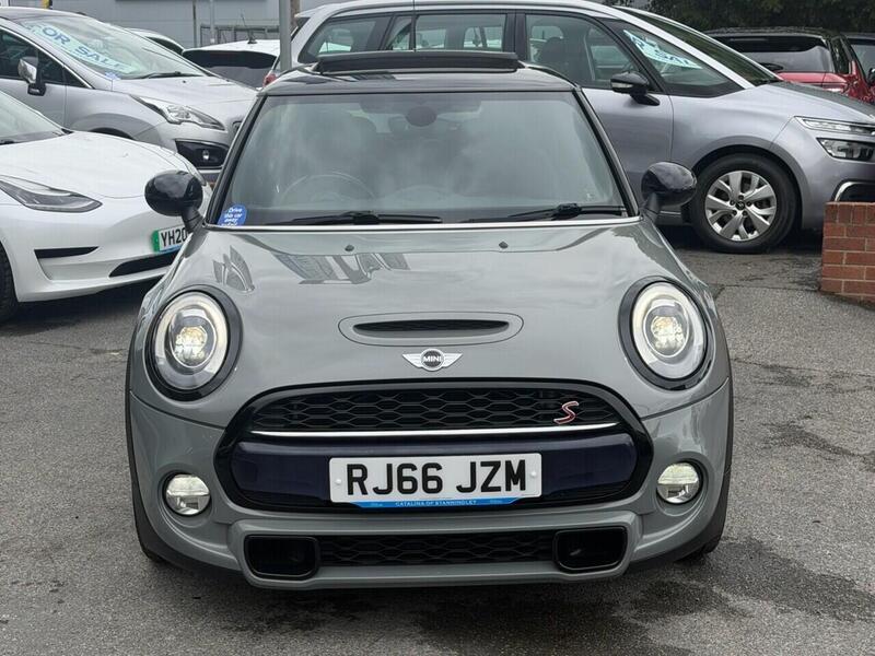 Mini Cooper view 2