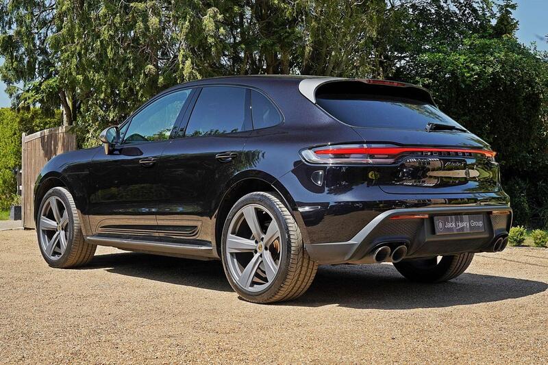 Porsche Macan view 4
