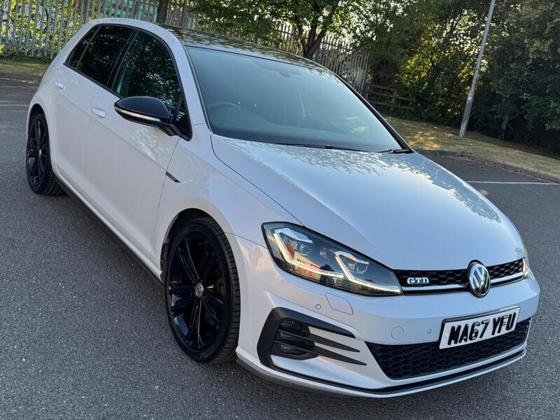 Volkswagen Golf view 2