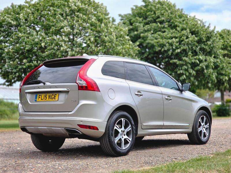 Volvo XC60 view 5