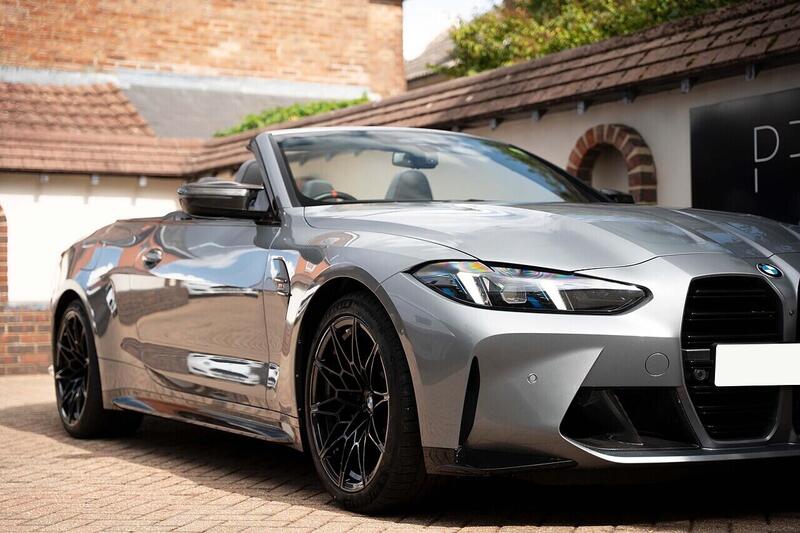 BMW M4 view 6