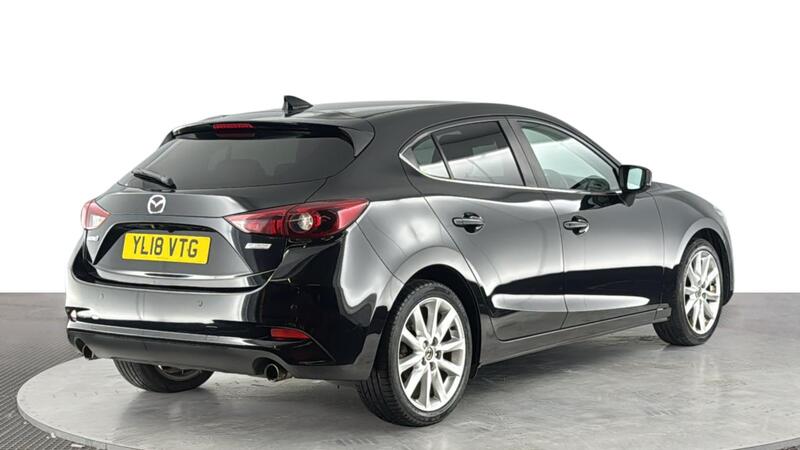 Mazda Mazda3 view 4