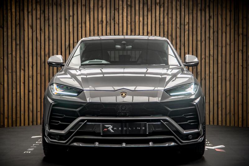 Lamborghini Urus view 5