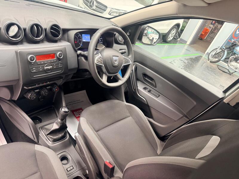 Dacia Duster view 3