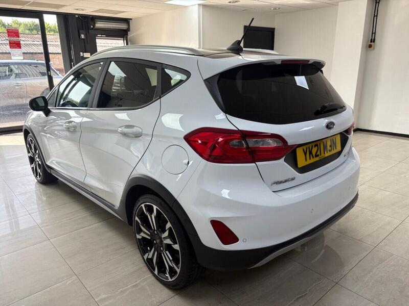 Ford Fiesta view 5