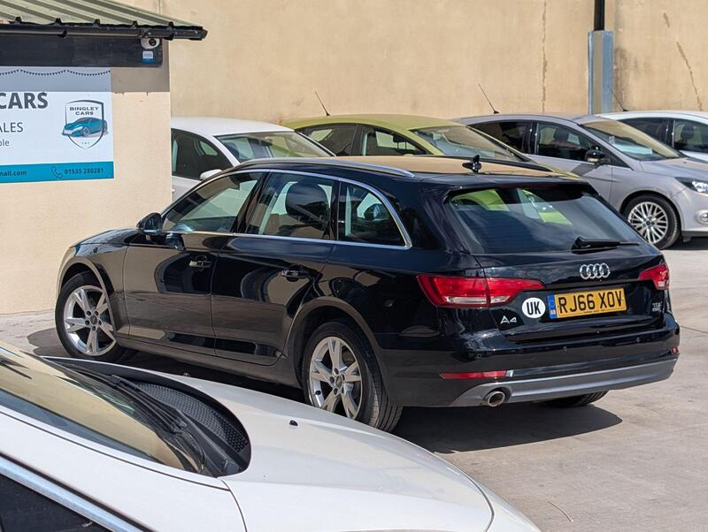 Audi A4 view 4